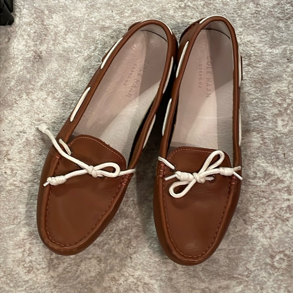Cole Haan - Grand.Os - size 6 1/2 - brown loafer